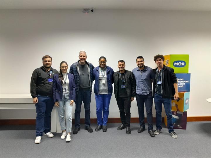 Turma reunida com o instrutor da Focel