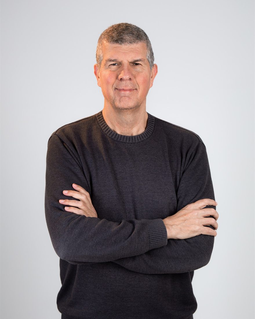 Marco Antonio Fernandes de Oliveira, fundador da Focel, de braços cruzados